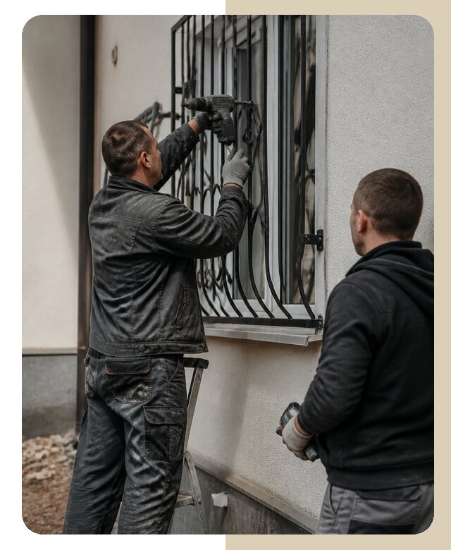 Установка наружных решеток в Костомукше от 4999 р. | Дверной